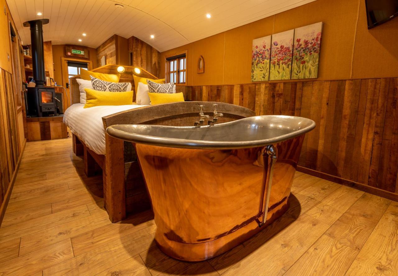 Ashwood Shepherd Hut -Ockeridge Rural Retreats Apartman Worcester Kültér fotó