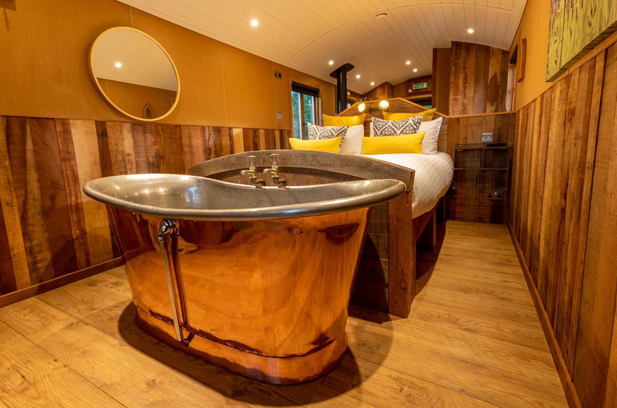 Ashwood Shepherd Hut -Ockeridge Rural Retreats Apartman Worcester Kültér fotó