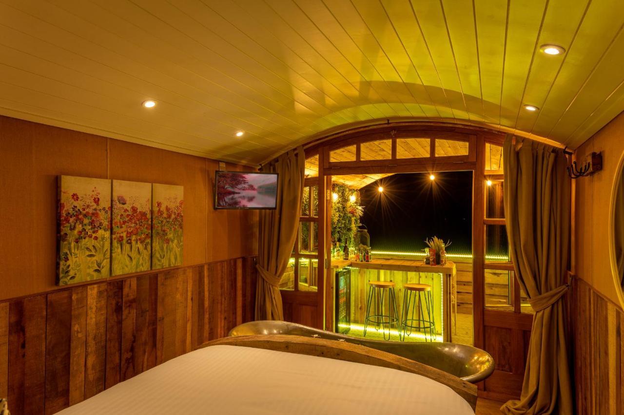 Ashwood Shepherd Hut -Ockeridge Rural Retreats Apartman Worcester Kültér fotó