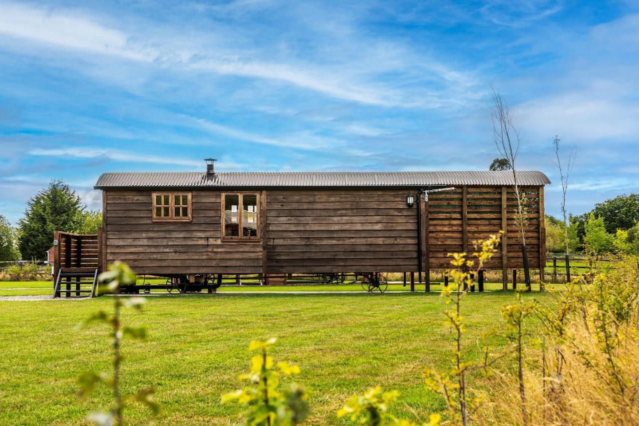 Ashwood Shepherd Hut -Ockeridge Rural Retreats Apartman Worcester Kültér fotó